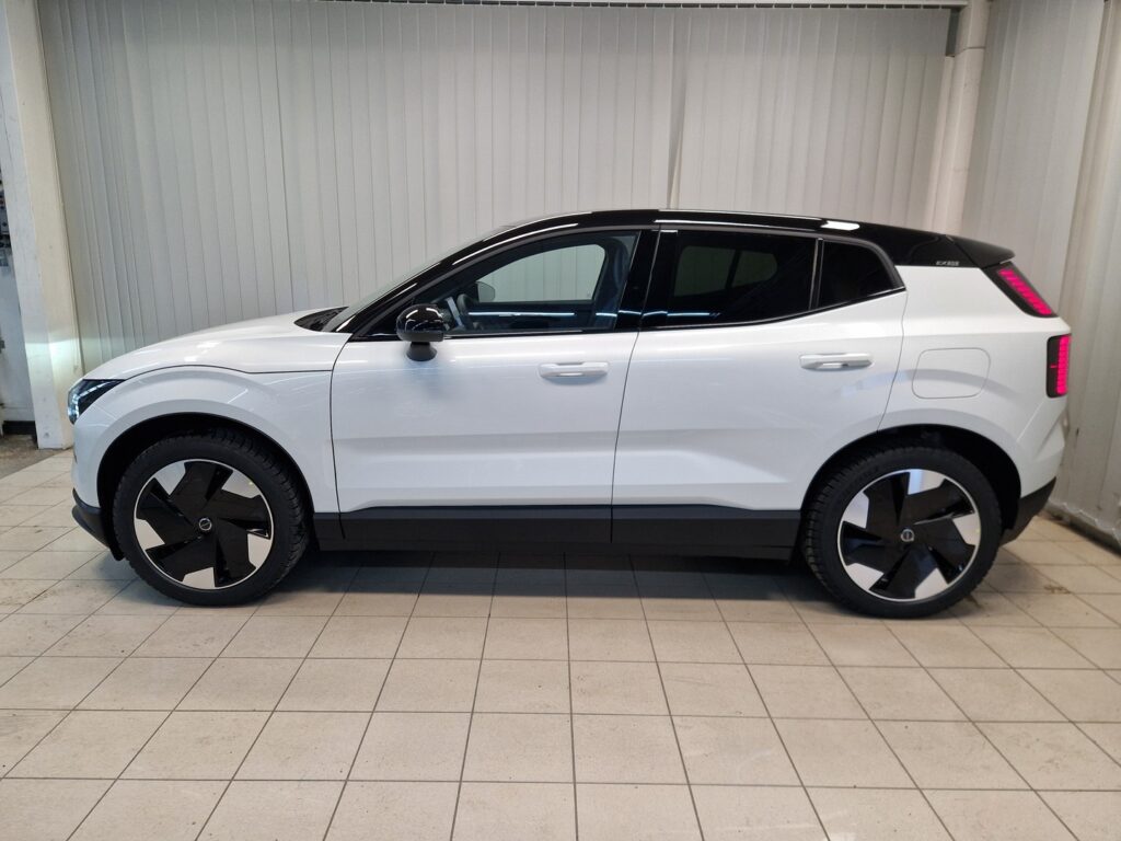 Volvo EX30, image 4
