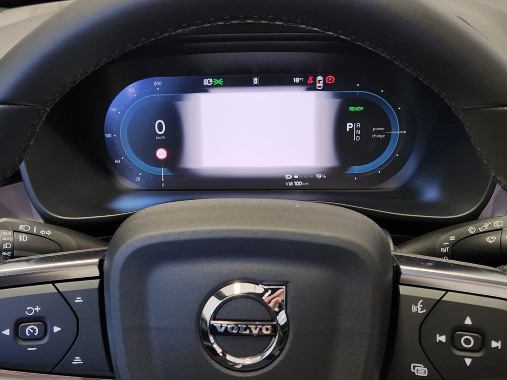Volvo EX40, image 15