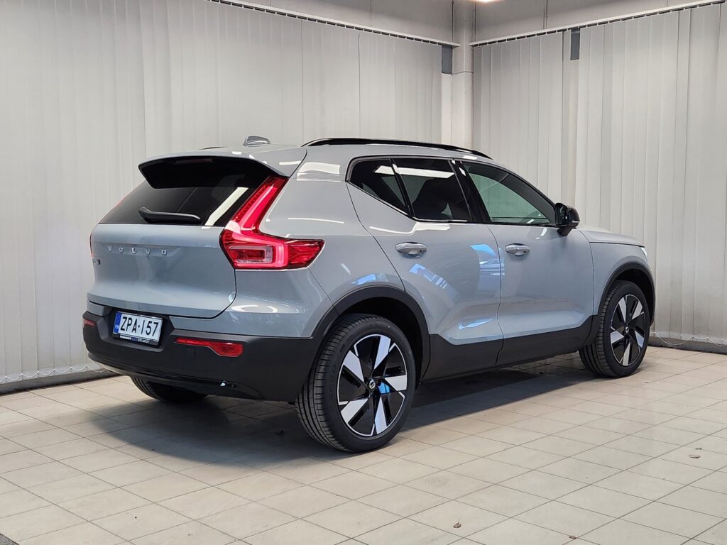Volvo EX40, image 5