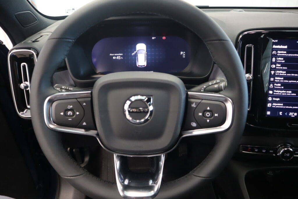 Volvo EX40, image 12
