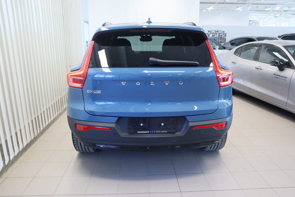 Volvo EX40, image 5