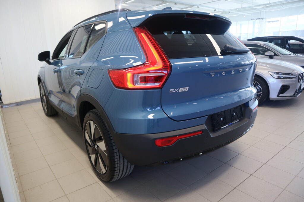 Volvo EX40, image 6
