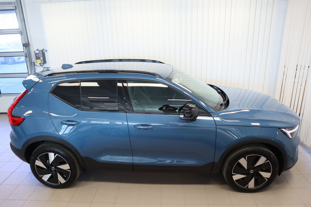 Volvo EX40, image 7