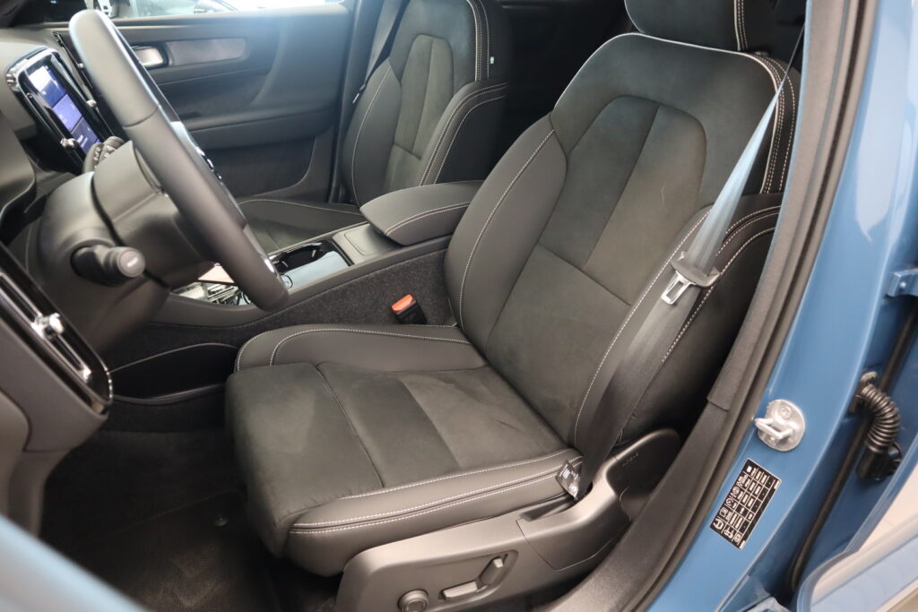 Volvo EX40, image 9