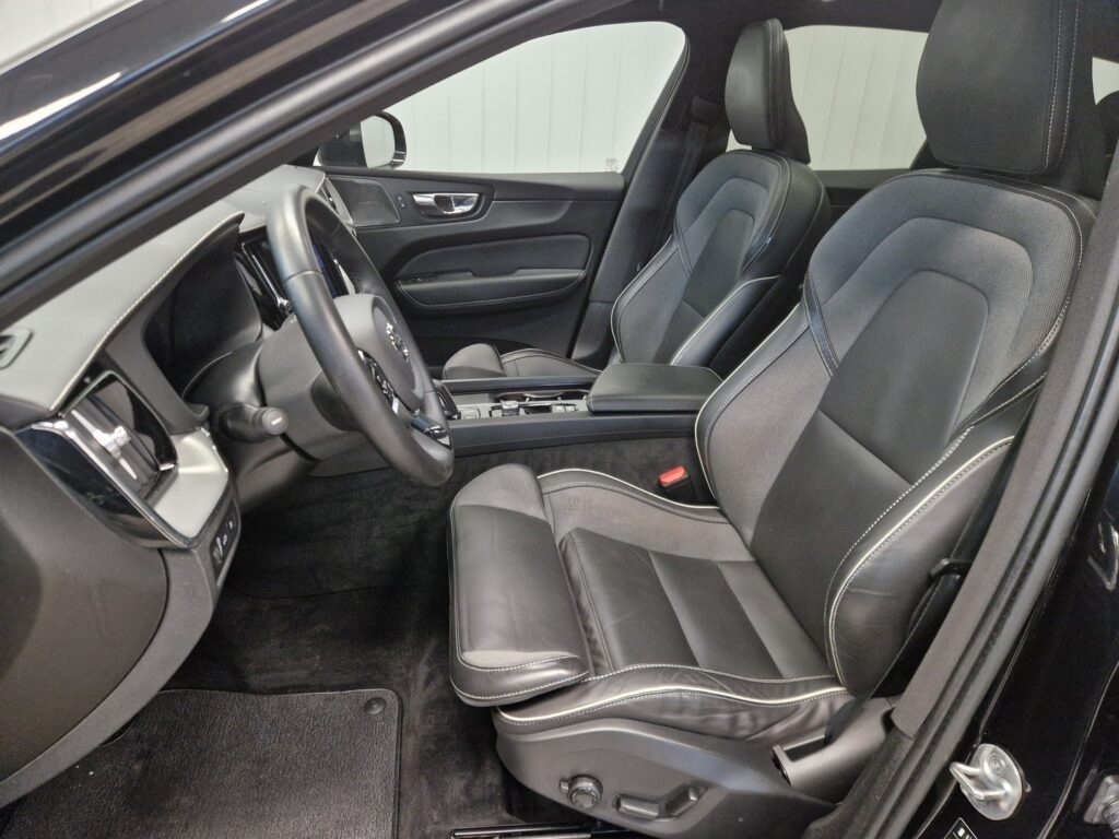 Volvo XC60, image 12