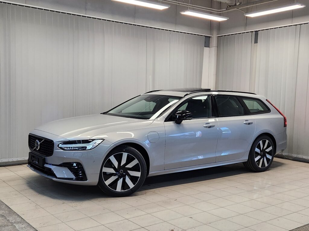 Volvo V90, image 1