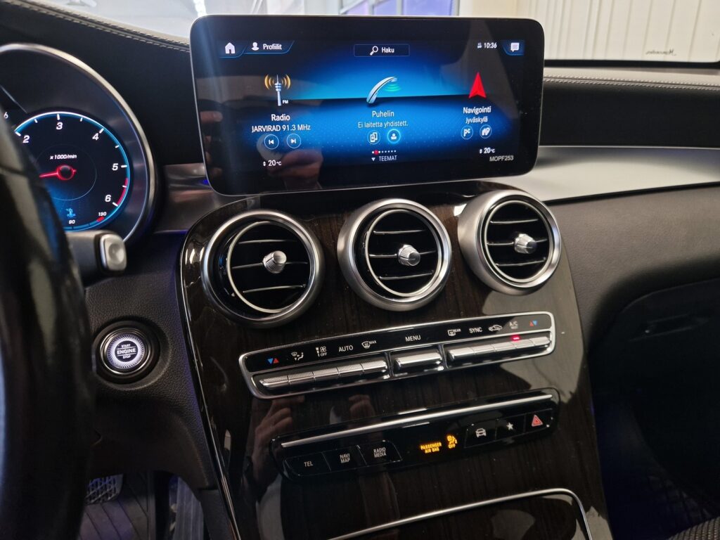 Mercedes-Benz GLC, image 16
