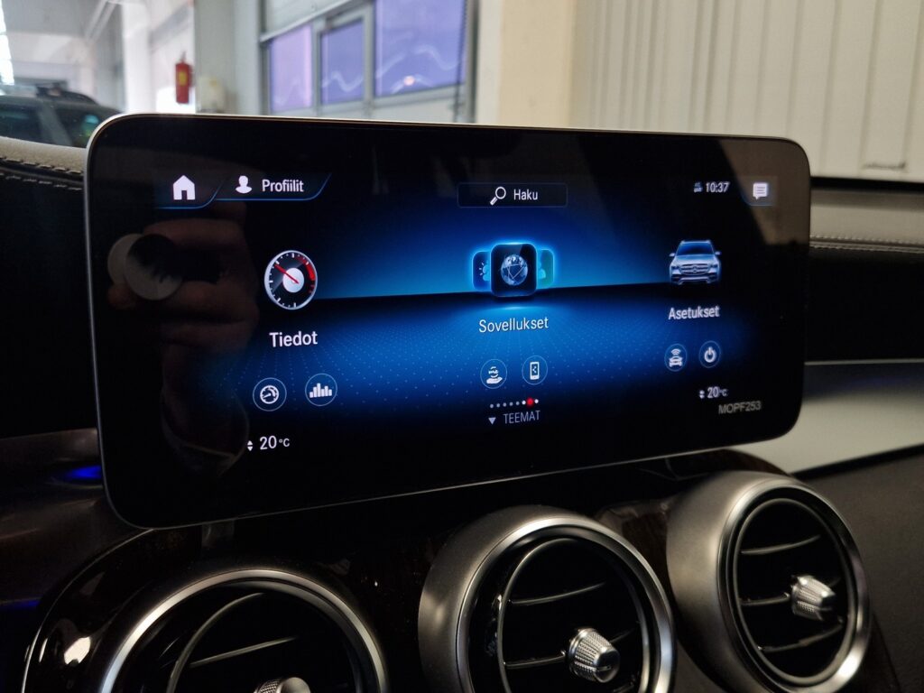Mercedes-Benz GLC, image 17