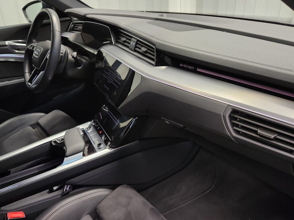 Audi e-tron, image 10