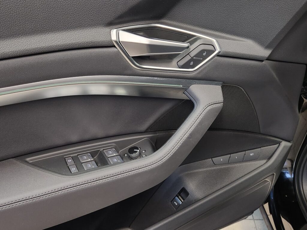 Audi e-tron, image 18