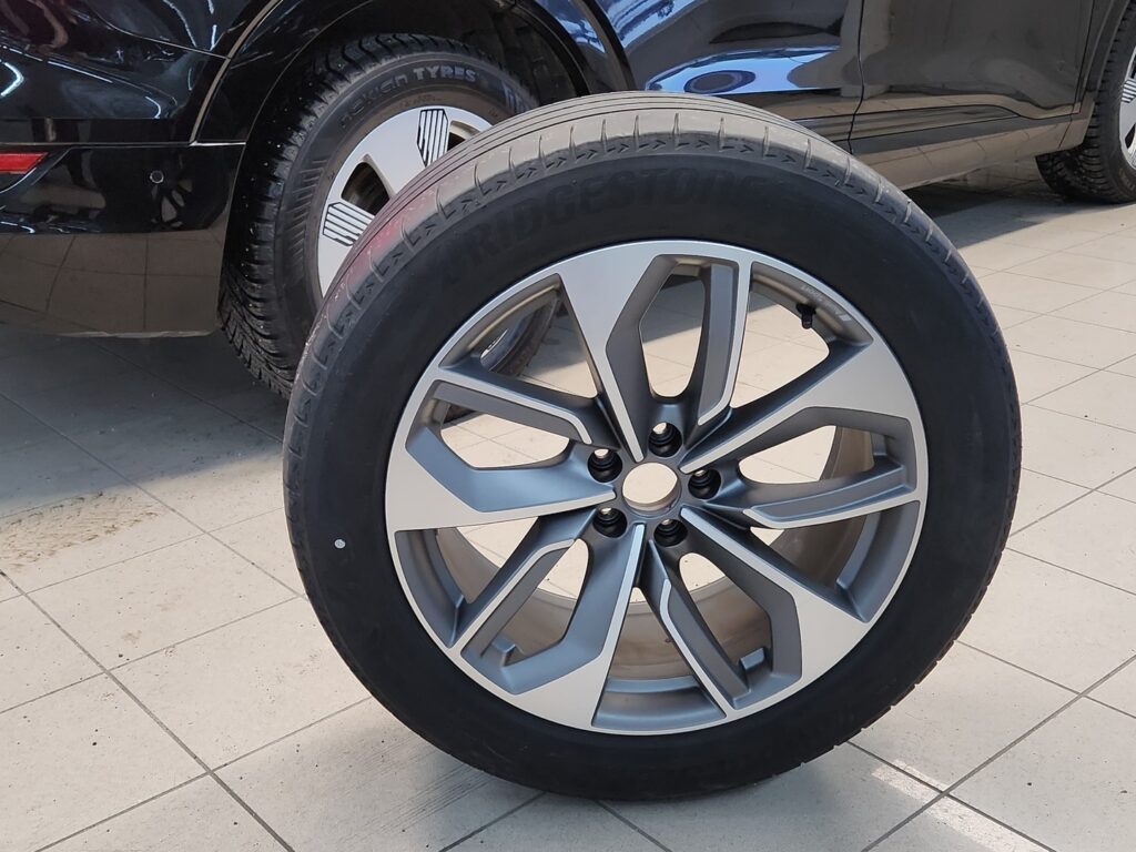 Audi e-tron, image 24