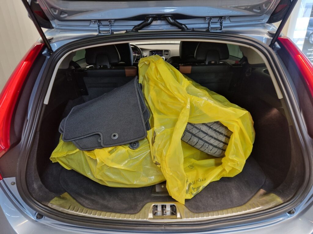 Volvo V60 Cross Country, image 24