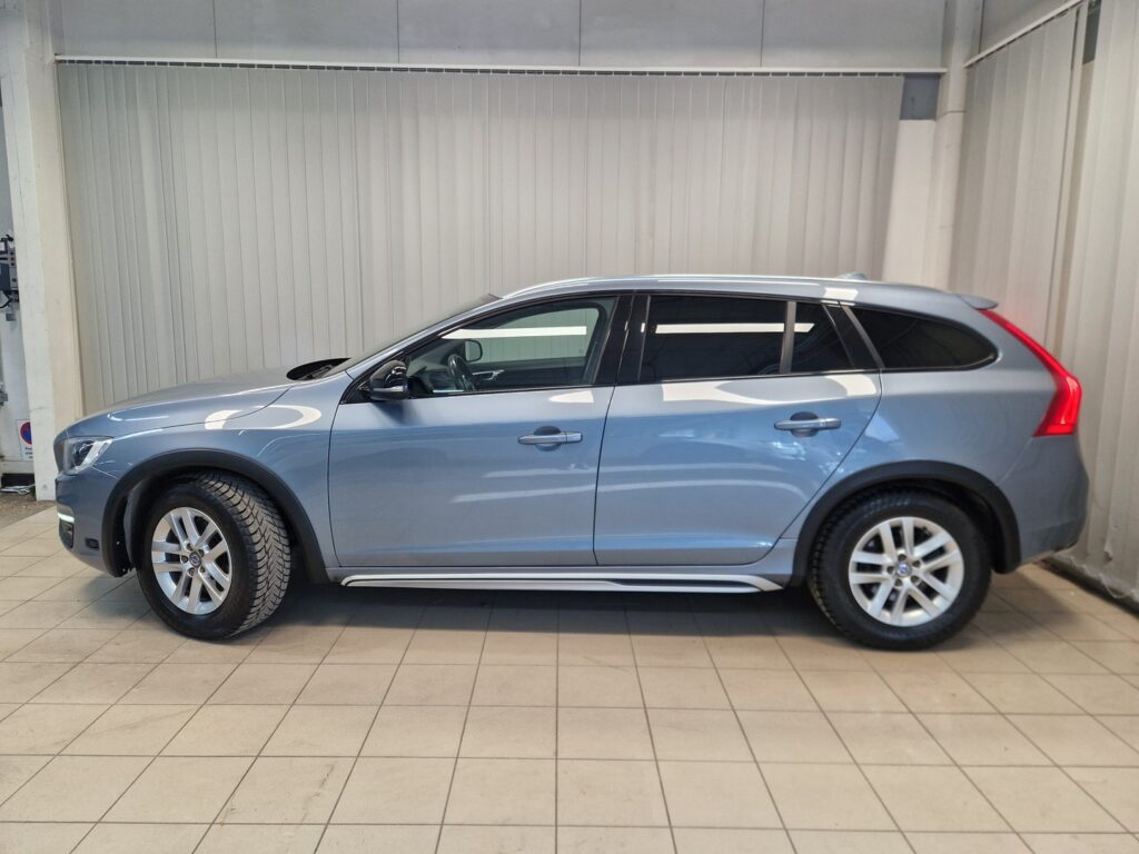 Volvo V60 Cross Country, image 4