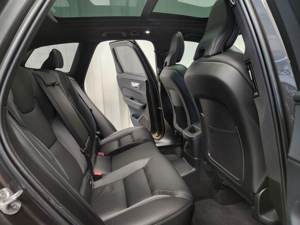 Volvo XC60, image 8