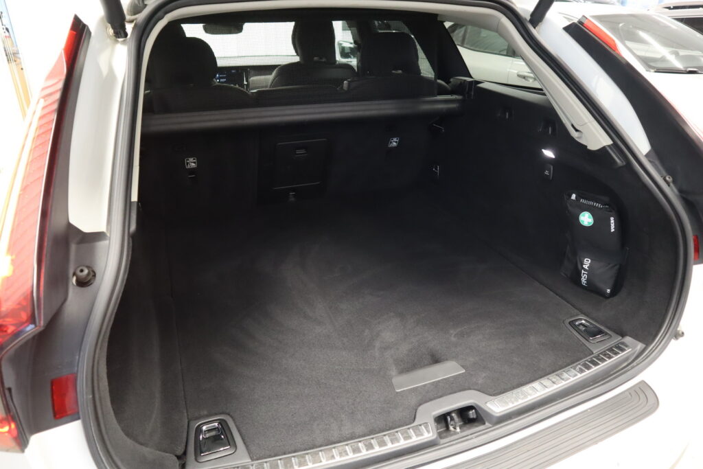 Volvo V90, image 12