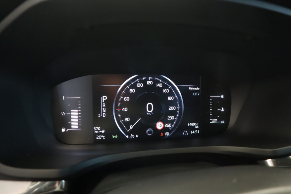 Volvo V60, image 12