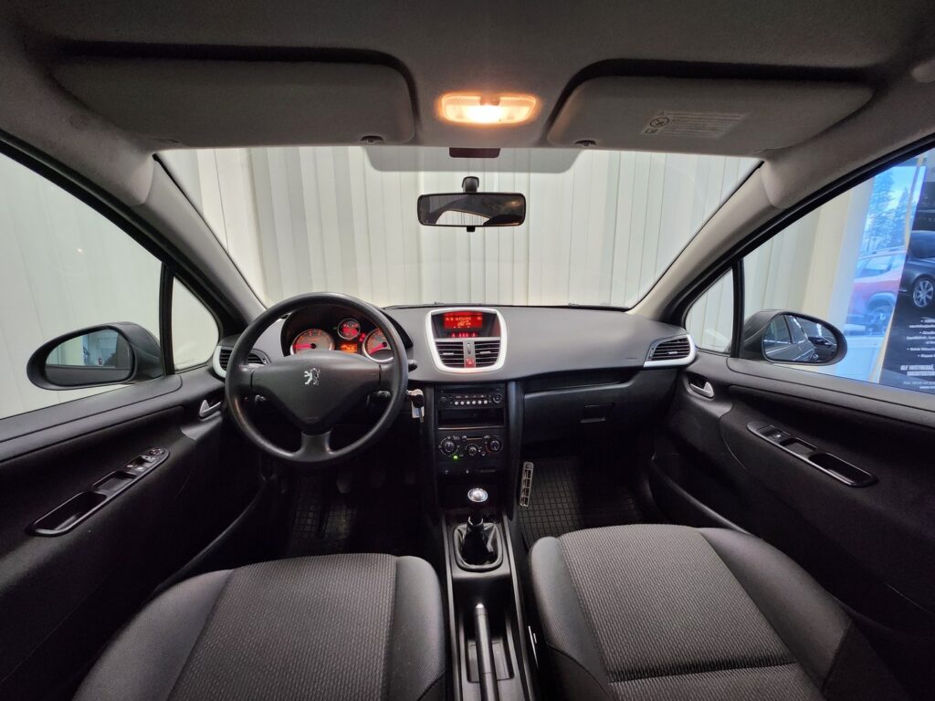 Peugeot 207, image 8