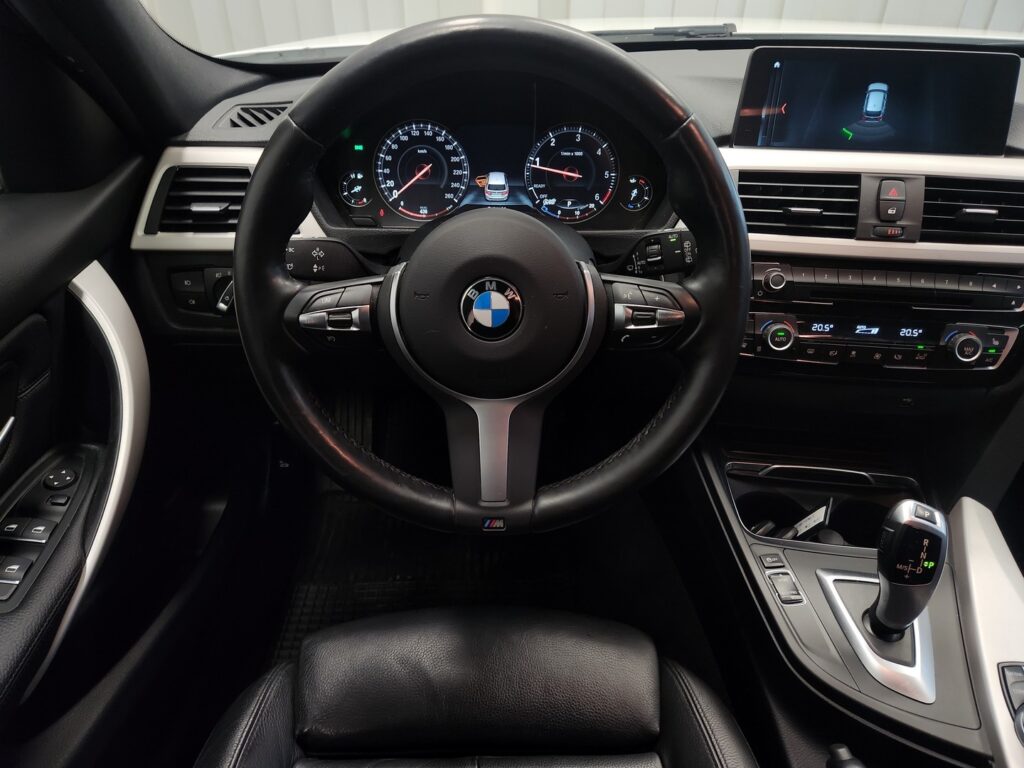 BMW 320, image 11