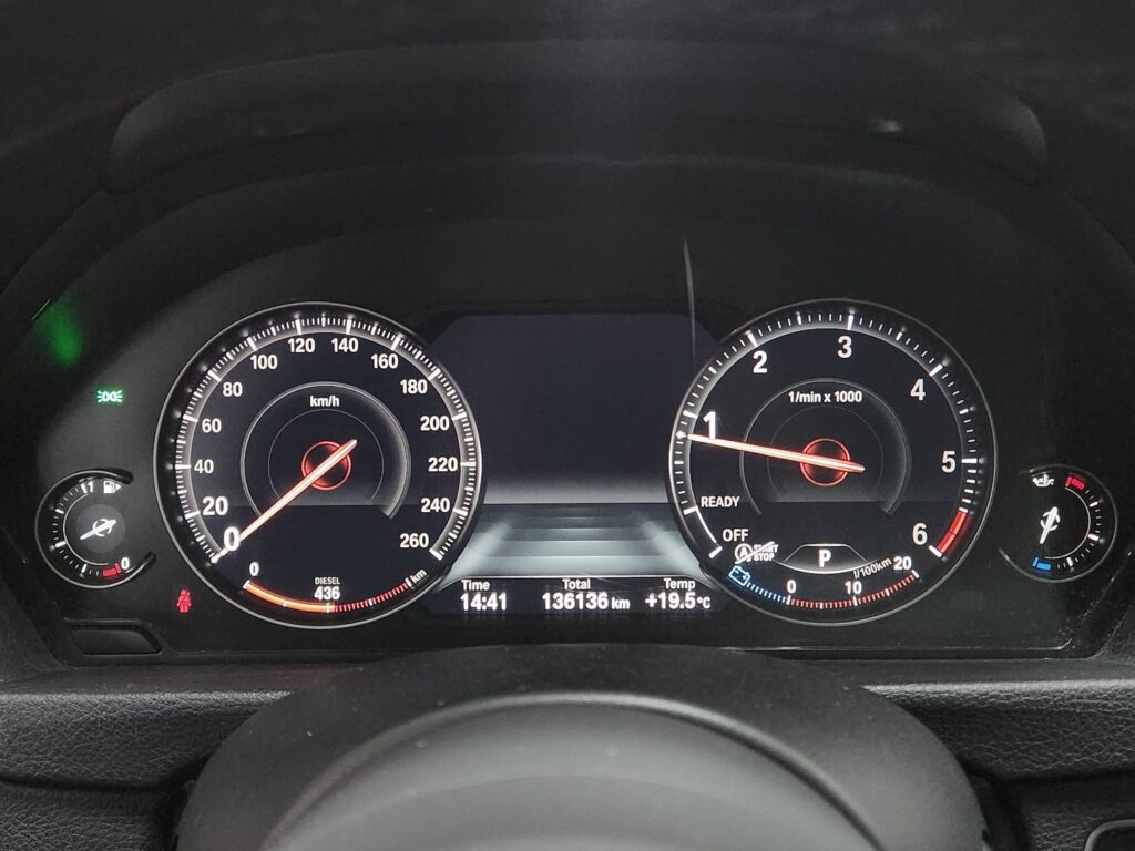 BMW 320, image 12