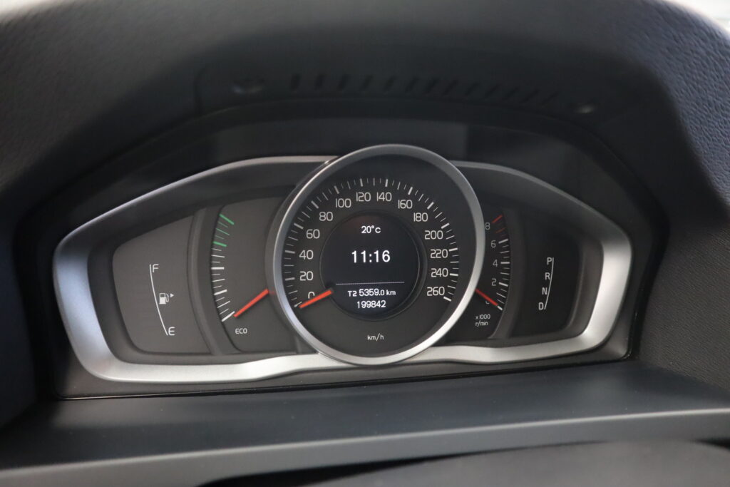 Volvo V60, image 11