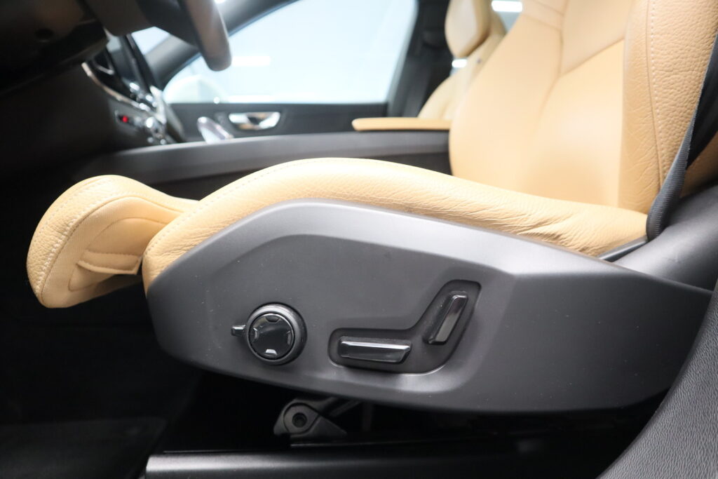 Volvo XC60, image 10