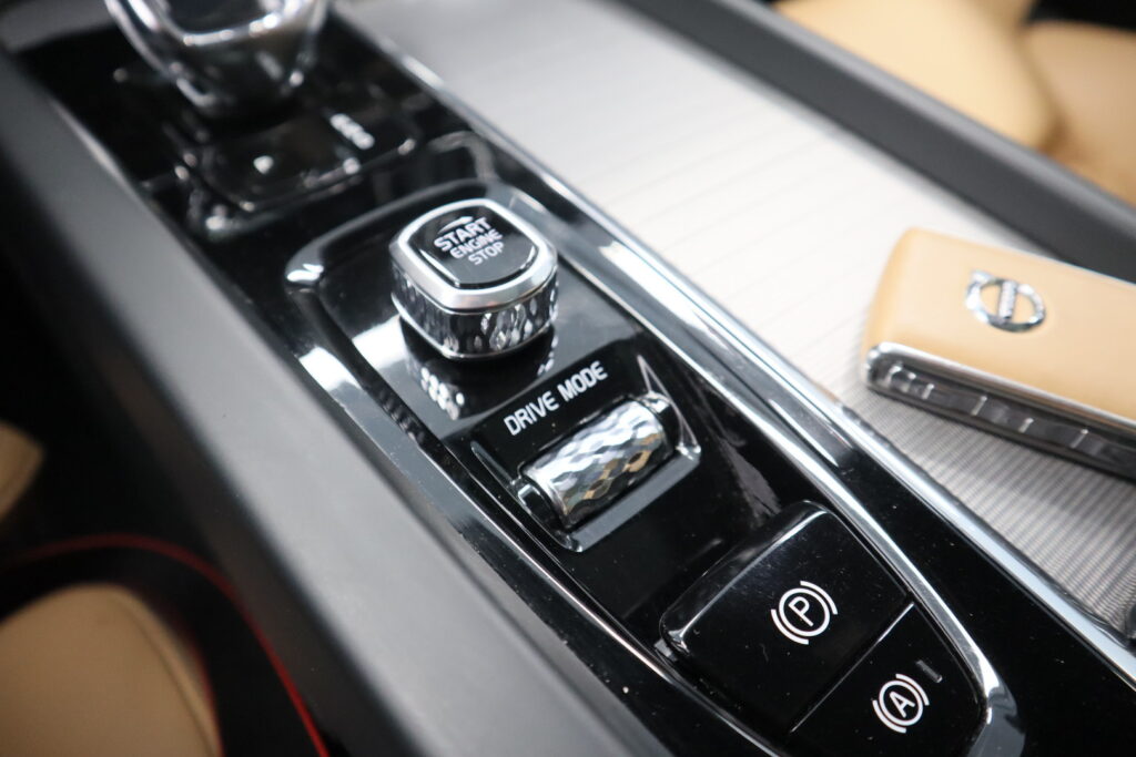 Volvo XC60, image 16