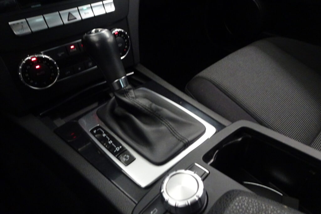 Mercedes-Benz C, image 10