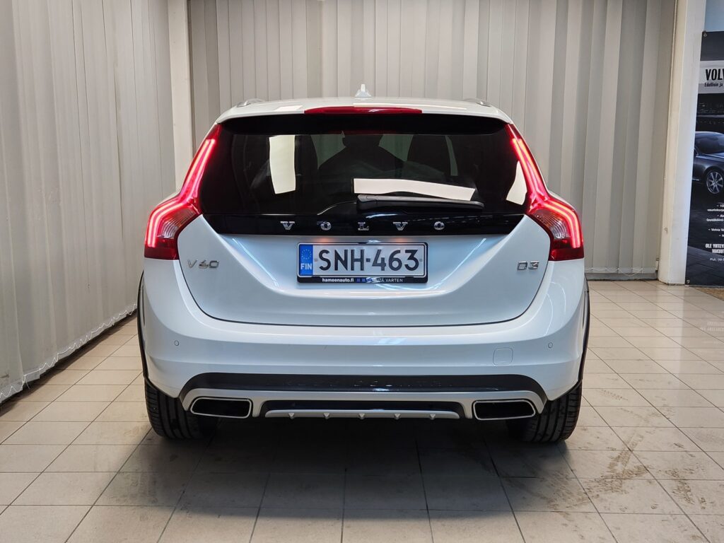 Volvo V60 Cross Country, image 4