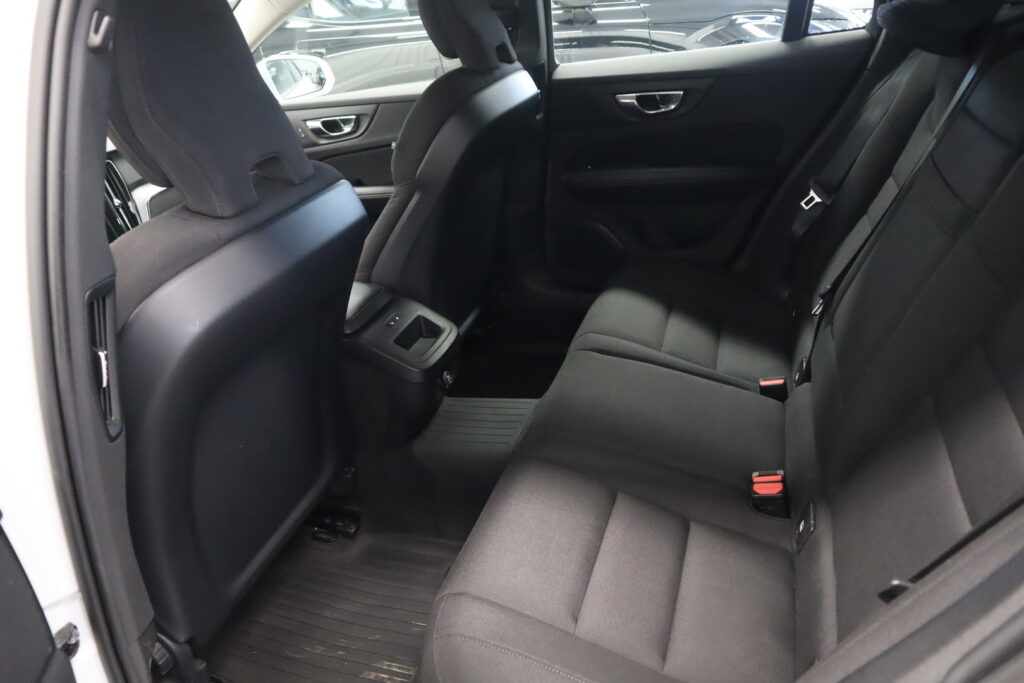 VOLVO V60, image 9