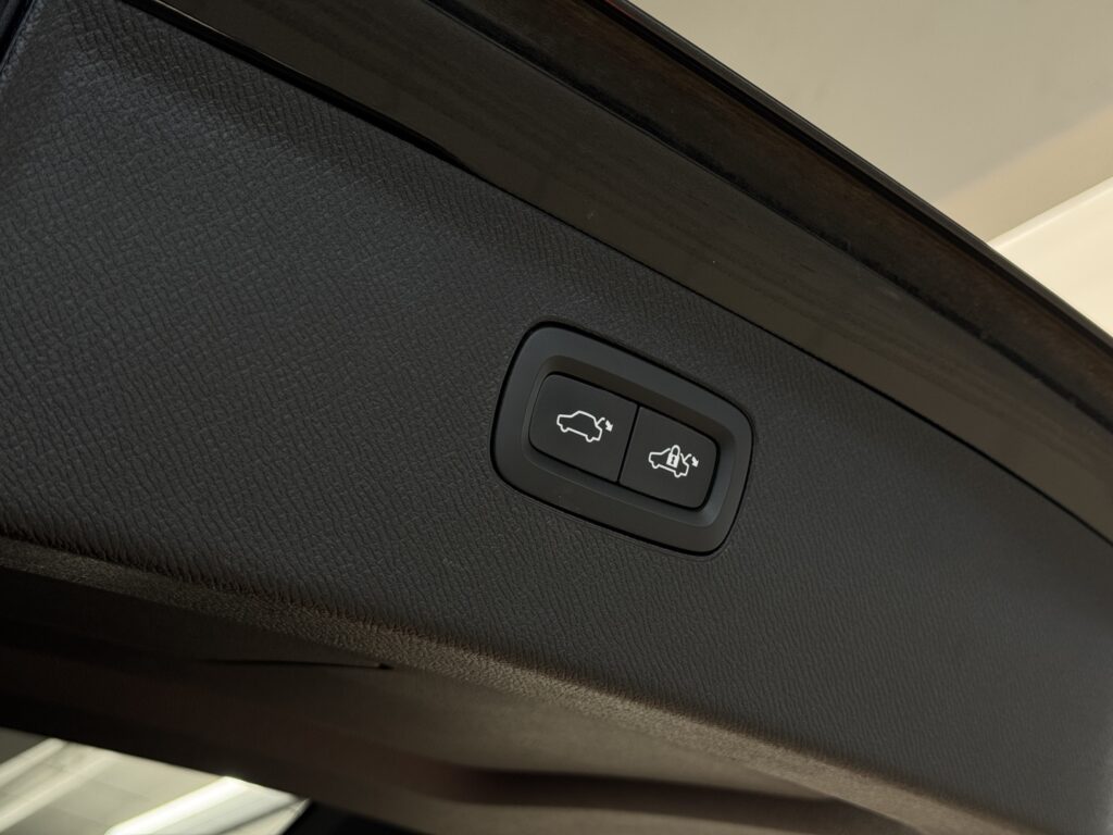 Volvo XC90, image 28