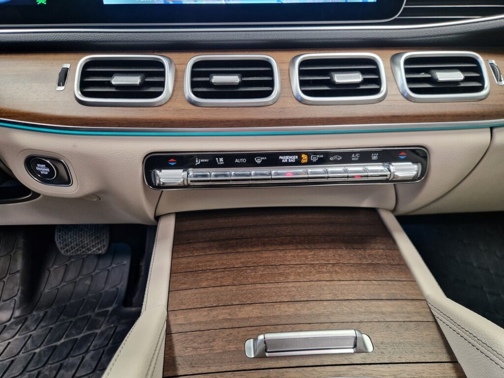 Mercedes-Benz GLE, image 17