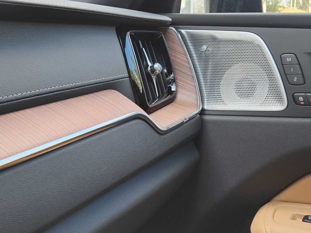 Volvo XC60, image 17