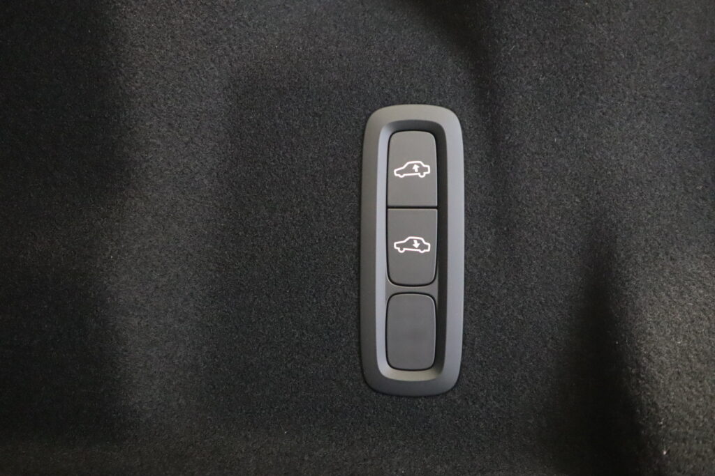 Volvo XC60, image 18