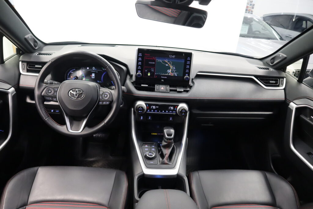 Toyota RAV4 Plug-in, image 8