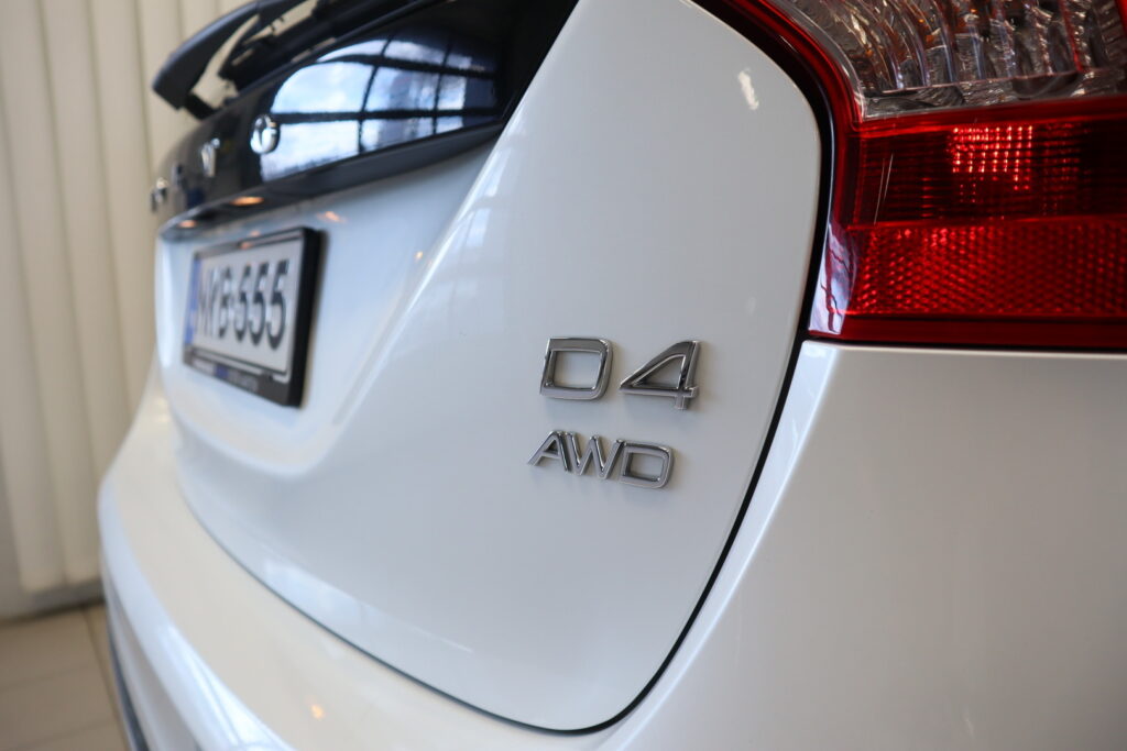 Volvo V60 Cross Country, image 20