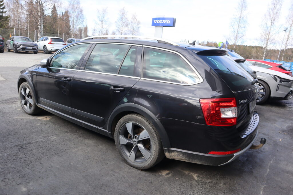 Skoda Octavia, image 2