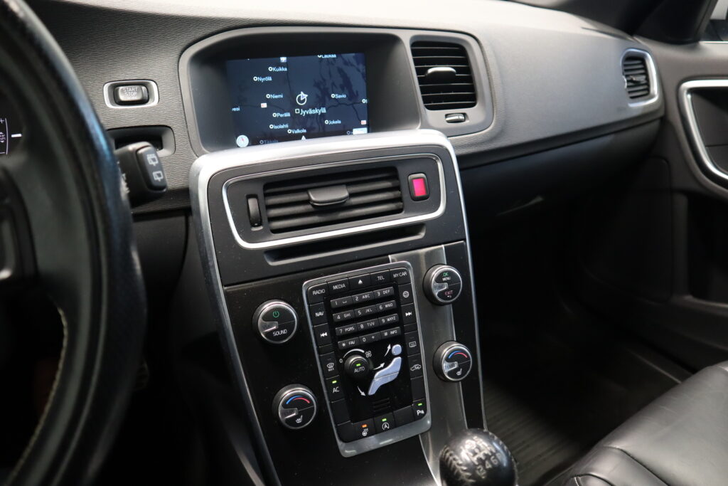 Volvo V60, image 11
