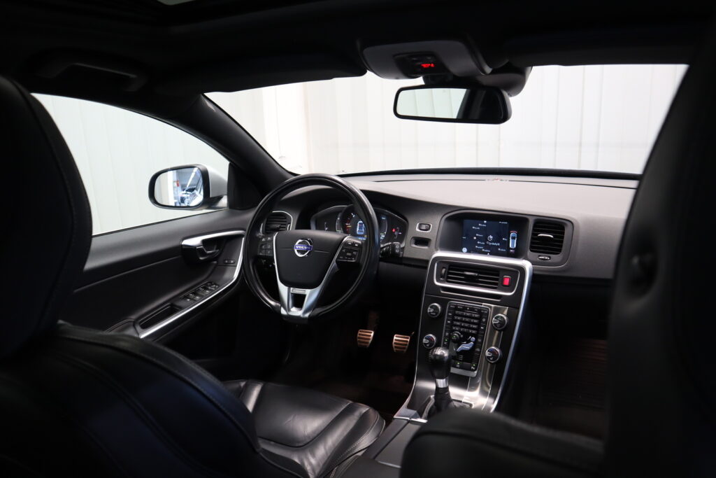 Volvo V60, image 15