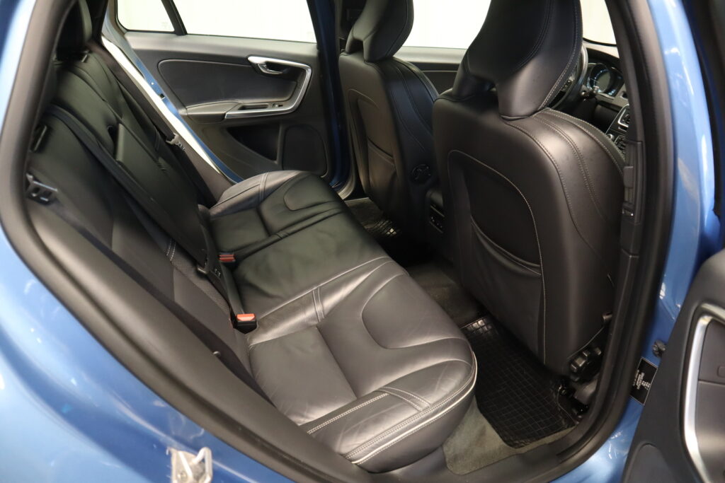 Volvo V60, image 16