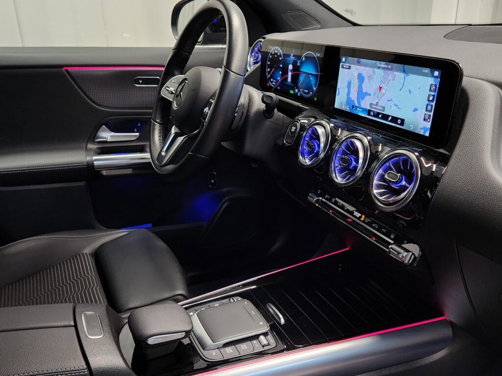 Mercedes-Benz EQA, image 11
