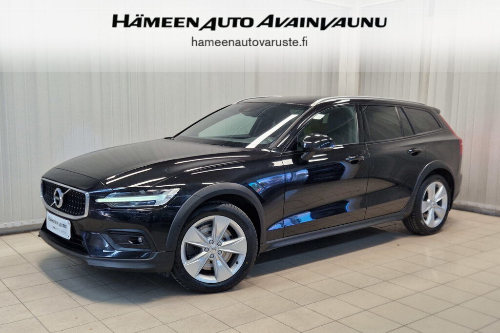 Volvo V60 Cross Country, image 1