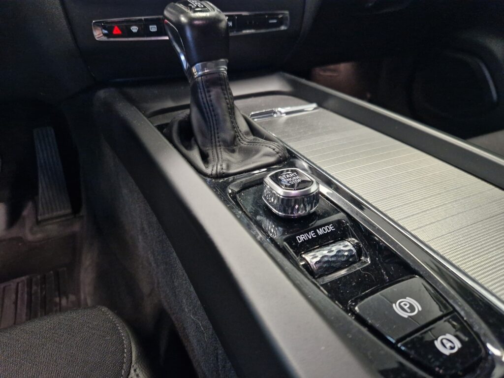 Volvo V60 Cross Country, image 14