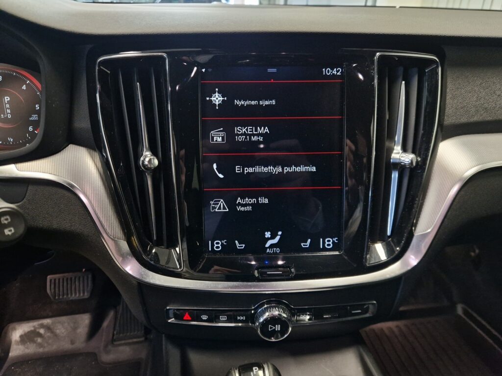 Volvo V60 Cross Country, image 16