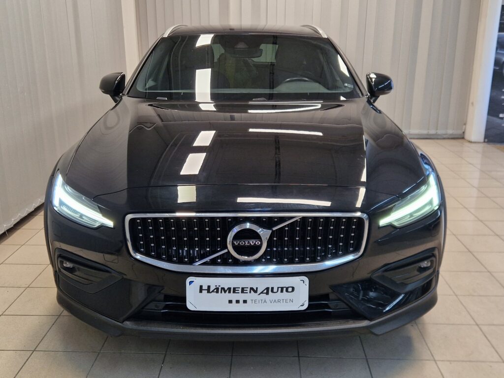 Volvo V60 Cross Country, image 4