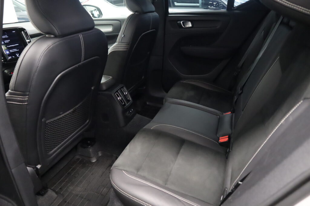 Volvo XC40, image 9
