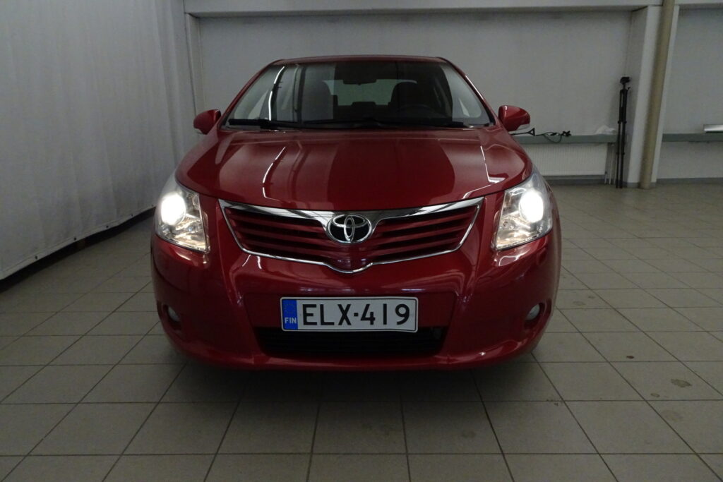 Toyota Avensis, image 2