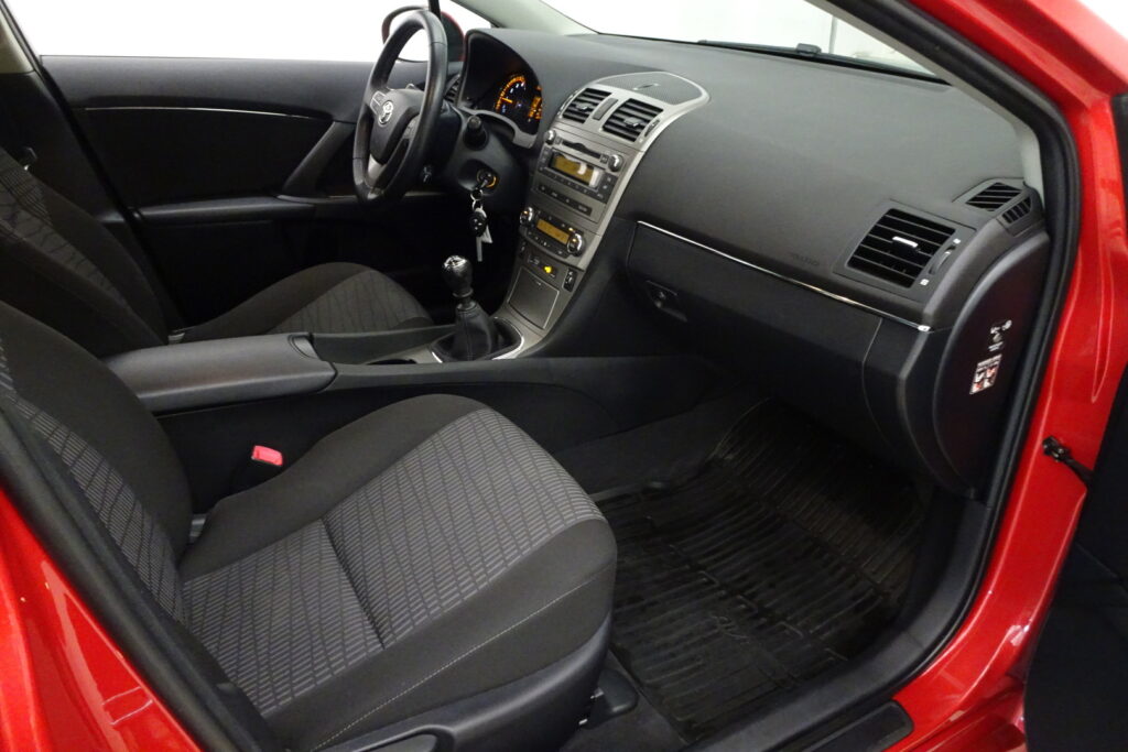 Toyota Avensis, image 9