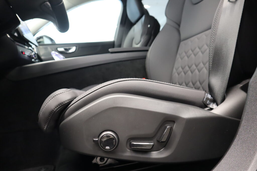 Volvo XC60, image 12