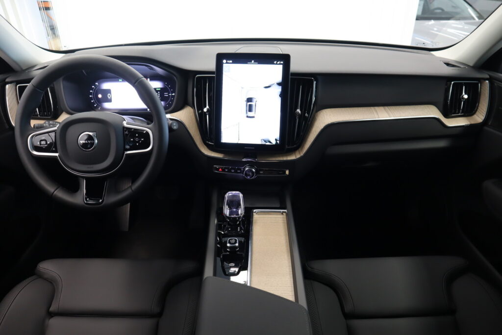 Volvo XC60, image 8
