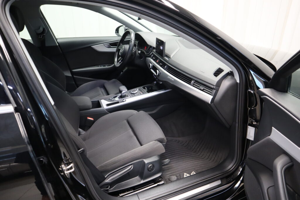 Audi A4, image 12